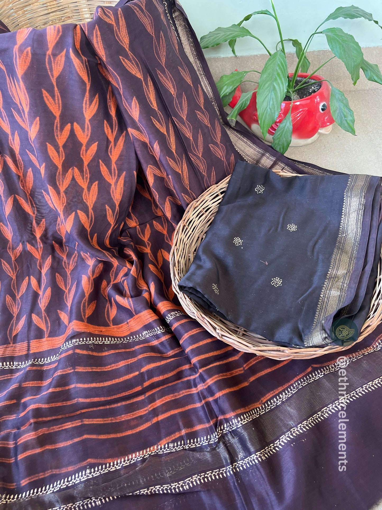 Nui Shibori Maheswari Silk Suit - Strong