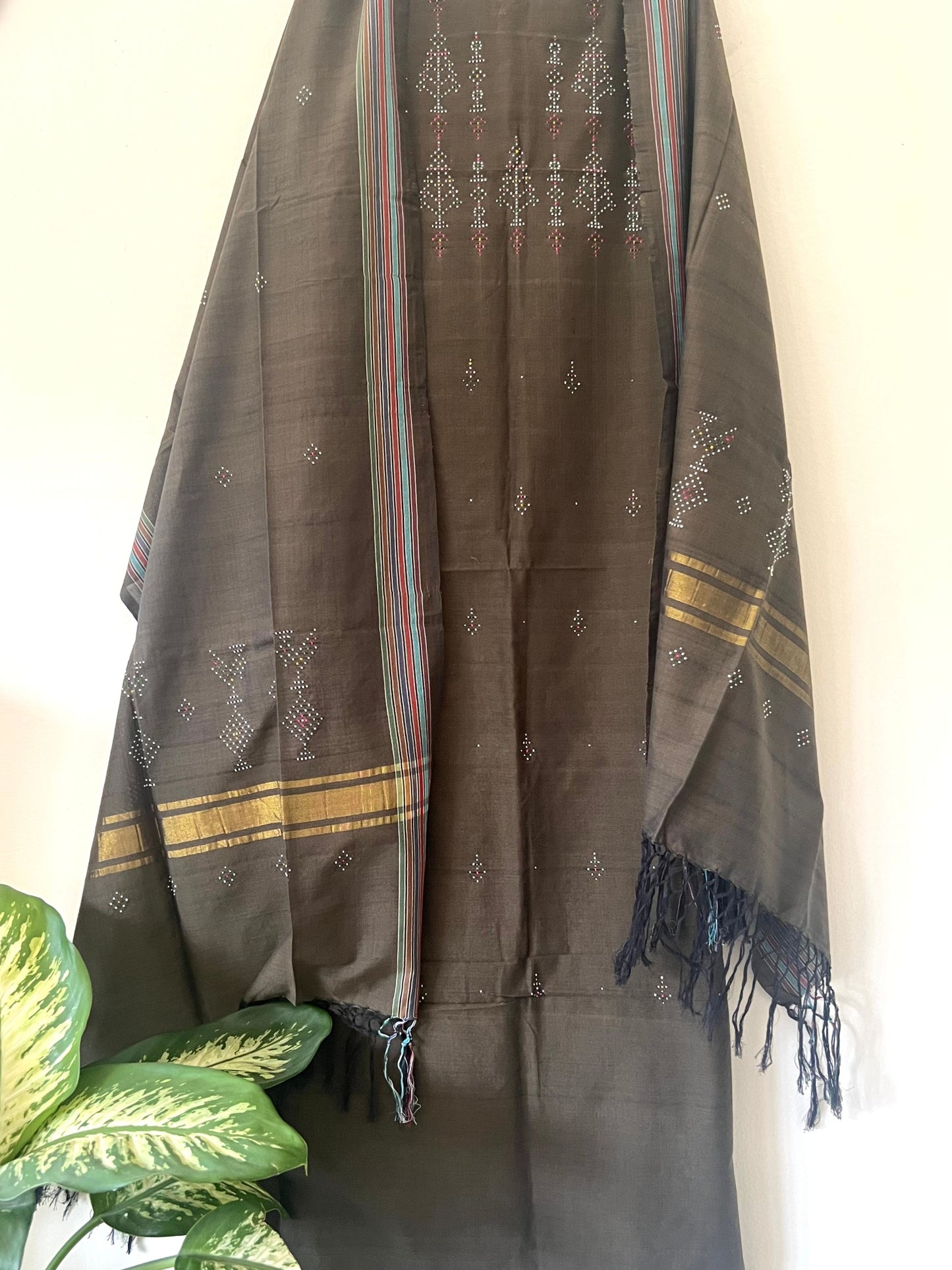 Handloom Tangaliya Weaves - Earth