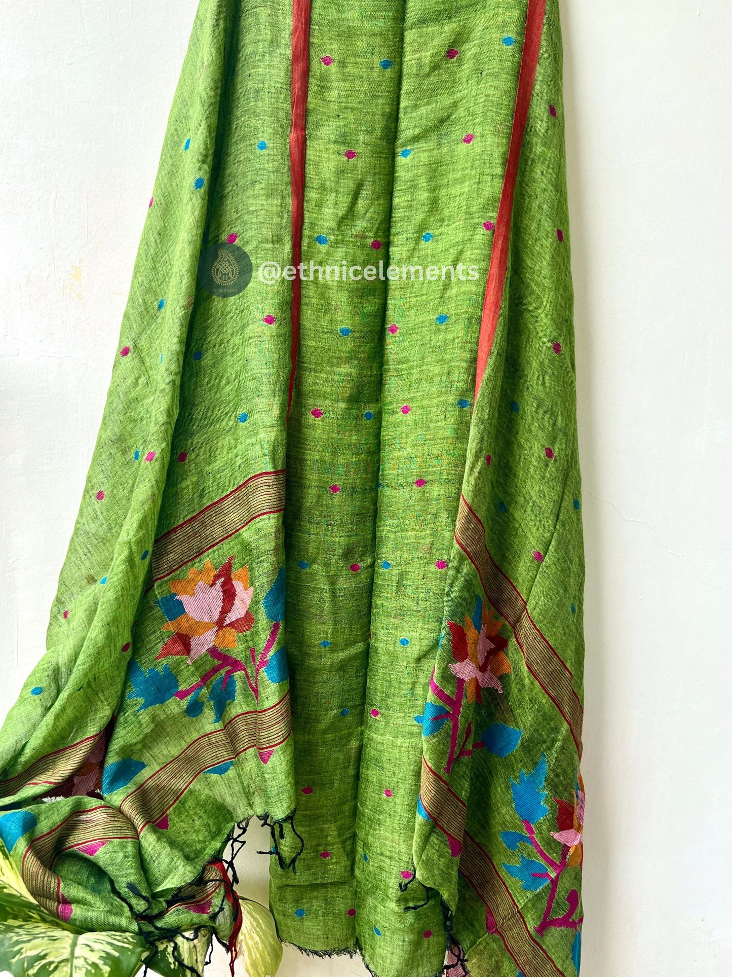 Hand Woven Linen Jamdani Suit Set- Green Field