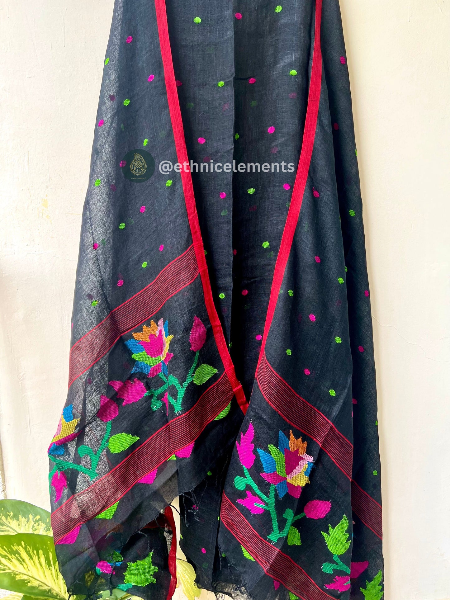 Hand Woven Linen Jamdani Suit Set- Midnight Tales