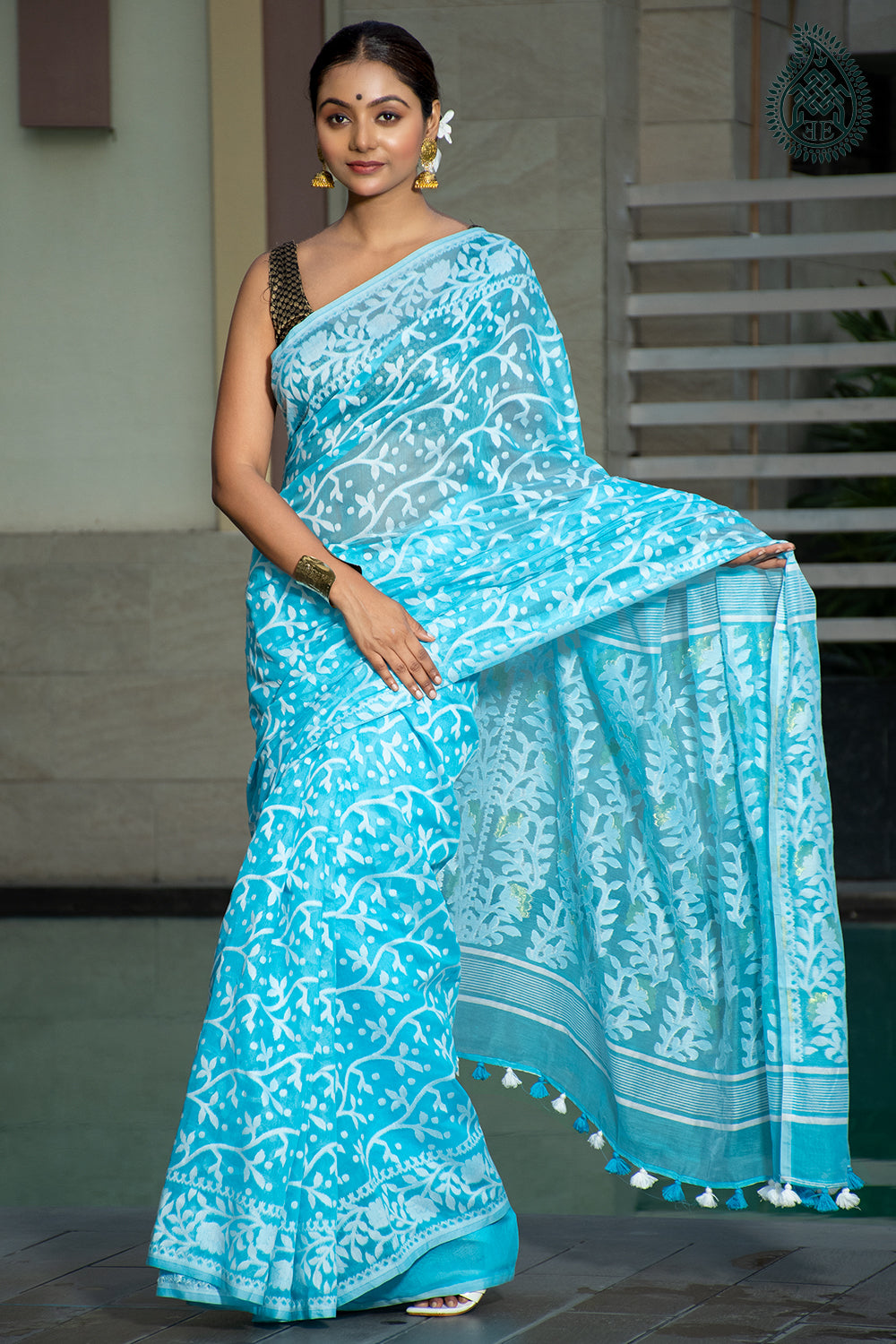 Jamdani Jacquard Cotton Saree - Stay Positive